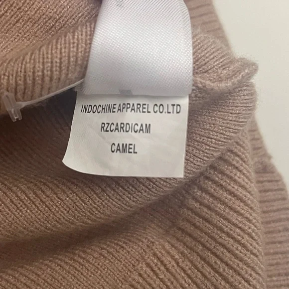 Rachel Zoe Short Sleeved Button front v neck Sweater size medium - Picture 8 of 9